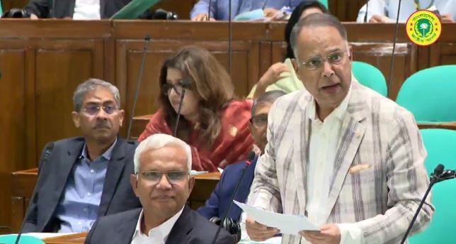 Fuel oil reserves stable, queues result of consumer panic: Energy Minister