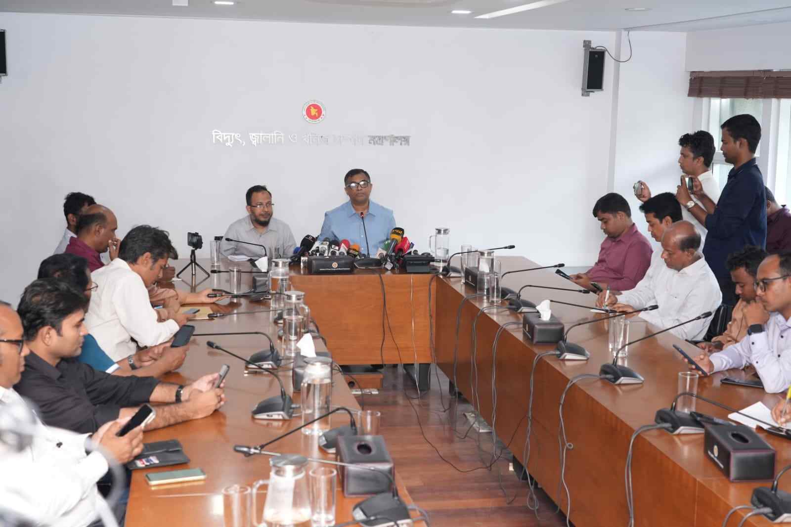 Govt directs DCs to ensure smooth diesel supply for farmers