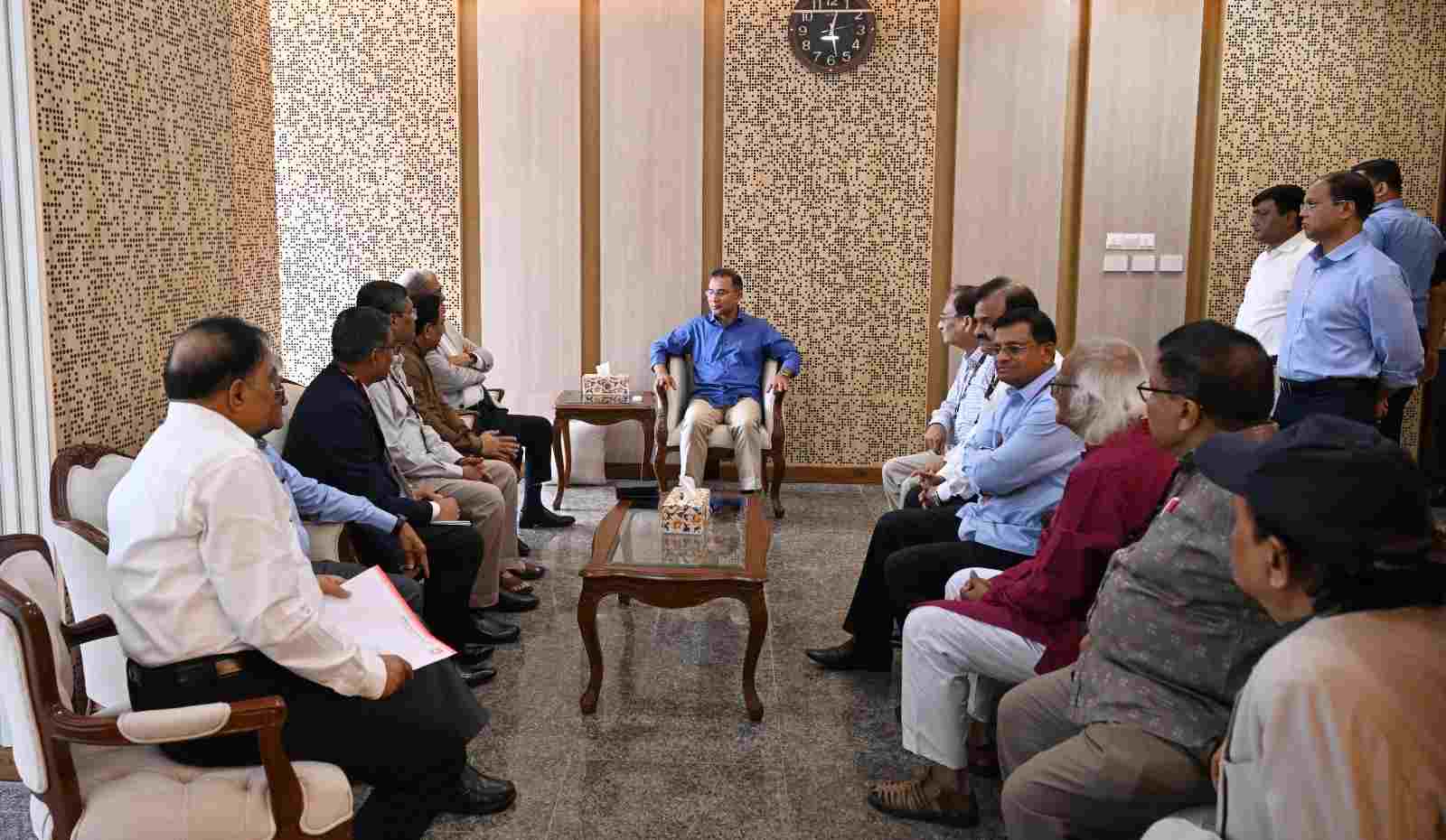 Hindu leaders meet PM, receive assurance on community concerns