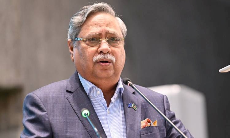 President urges joint effort to establish universal health protection system