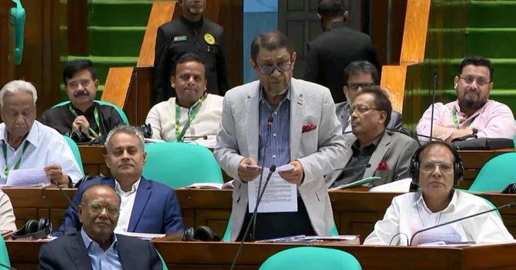 Govt reallocates Tk604cr, secures 2.19cr measles vaccines amid outbreak