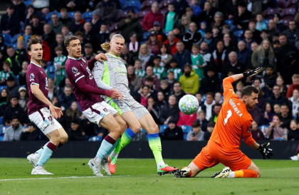 Man city leads top of the Premier League