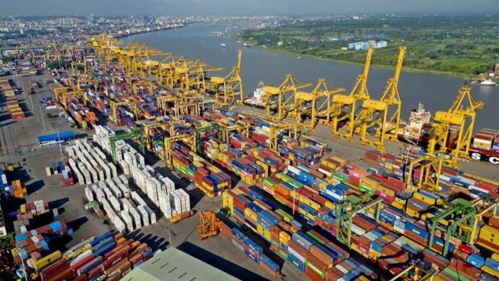 Bangladesh exports rebound with 32.92pc growth in April