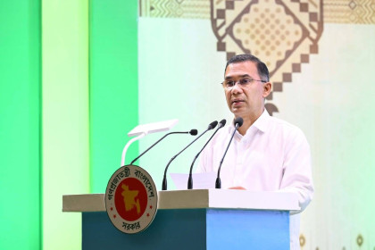 PM calls for professionalism at first DC meet under BNP rule