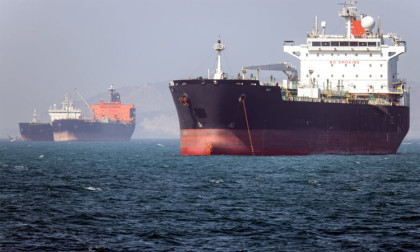 US forces intercepts Iranian missiles, drones, destroys six boats
