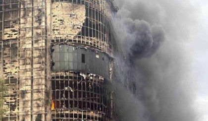 Massive blaze in Iran shopping center kills 8, injures 40