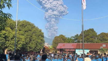 Three hikers dead after volcanic eruption in Indonesia, two Singaporeans