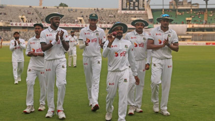 Miraz’s 14th test fifer gives Bangladesh 27-run lead against Pakistan