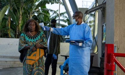 US to begin Ebola screening at airports after American infected