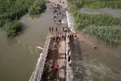 East Syria farmers struggle after Euphrates floods wipe out crops