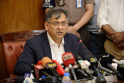 Govt working to build public trust in police: Salahuddin