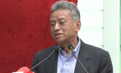 Khosru warns of stern action over importer harassment at Ctg Port