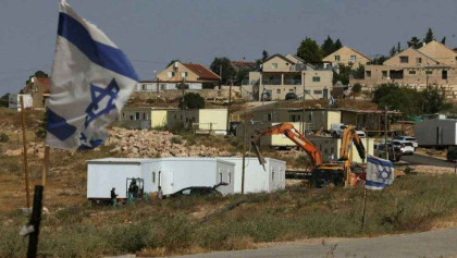 UK tells businesses, citizens to avoid Israeli settlement-linked financial activity