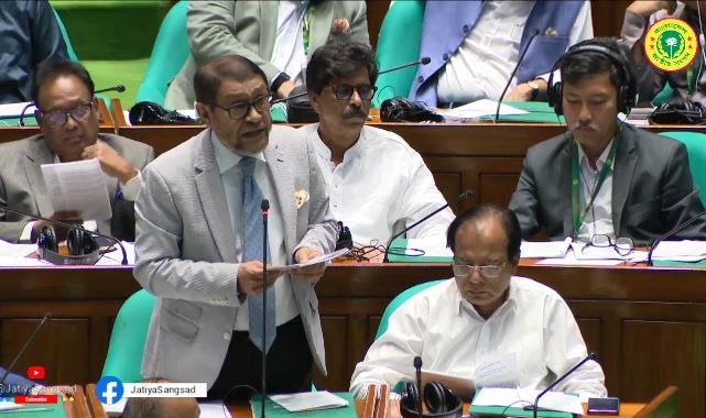 Health minister assures vaccine supply, flags manpower shortage in hospitals