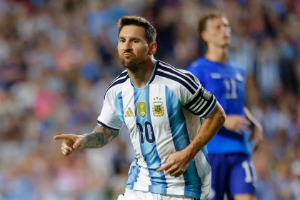 Messi scores on return as Argentina beat Iceland 3-0