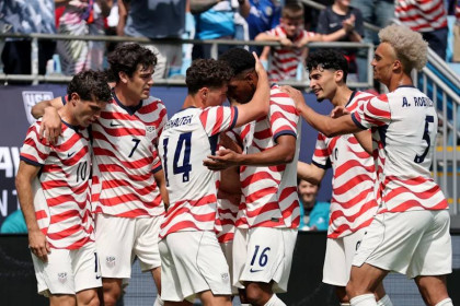 USA beat Paraguay 4-1 in World Cup open, Canada grab draw