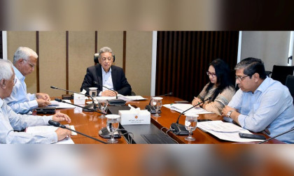 FM orders to keep Family Card distribution transparent, influence-free