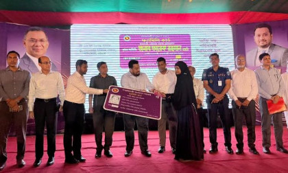 CHT affairs state minister praises PM’s Family Card programme