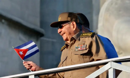 Raul Castro supports liberal reforms to revive Cuban economy