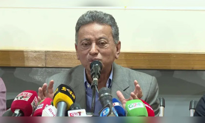 Khosru outlines economic reform plan to attract investment