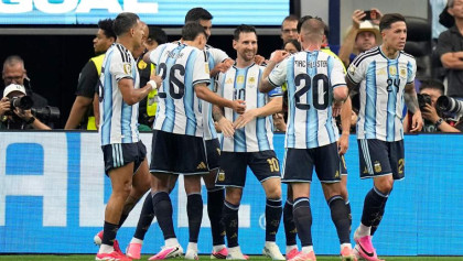 Defending champions into one step ahead to defend title