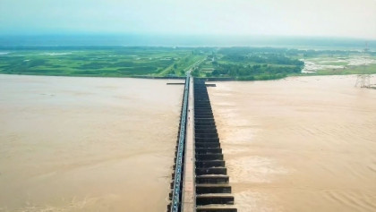 Teesta nears danger mark as 6,000 families stranded
