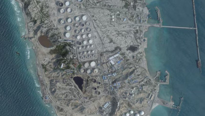 US temporarily lifts Iran oil sanctions after nuclear talks