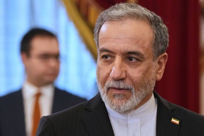 Iran's foreign minister discusses US talks with Hamas official