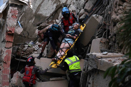 Venezuela earthquakes kill 32, injure more than 700