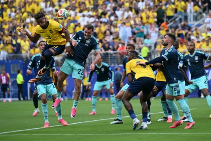 Ecuador beat Germany to reach World Cup knockout stage