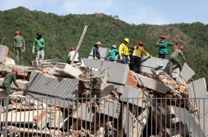 Rescue efforts continue after Venezuela quakes kill 235