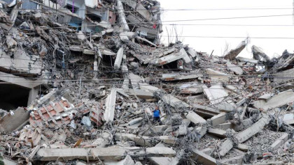Death toll rises to 920, tens of thousands missing in Venezuela