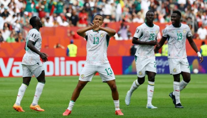 Senegal thrash Iraq to keep World Cup hopes alive
