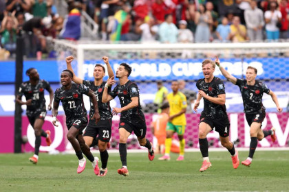 Canada beat South Africa, reach Round of 16