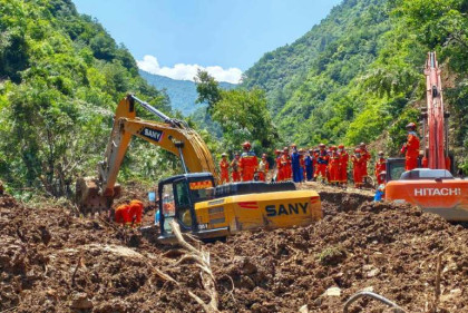 Northwest China landslide's death toll increases to 21: State Media