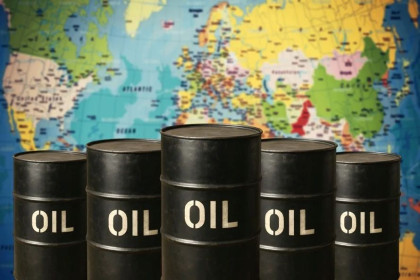 Global oil prices decrease as US again strikes Iran
