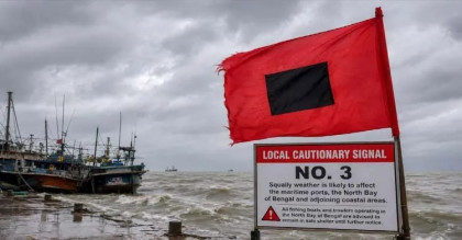 Signal No. 3 remains at Chattogram, Cox's Bazar ports