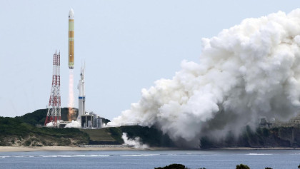 Japan’s reusable rocket successfully launched, landed