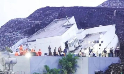 Garbage heap collapsed kills 9 workers in India