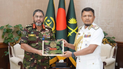 Outgoing Navy chief pays farewell visit to Army chief