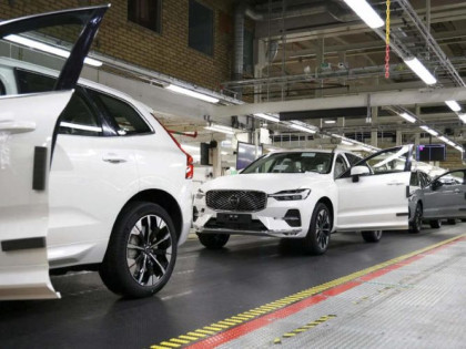 Volvo cars predicts second-half rebound after global sales dip