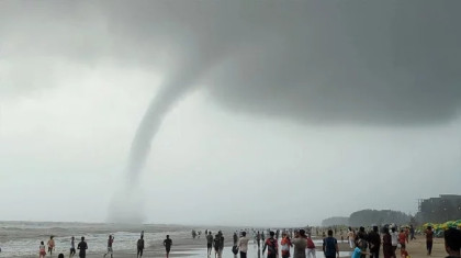 Tourists flee as tornado sweeps across Cox's Bazar beach