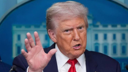 Trump warns of increased Canada tariffs amid wildfire smoke pollution