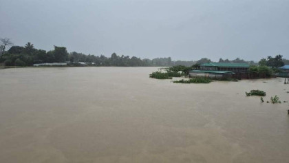 Flood warning issued for 15 districts as river levels rise fast