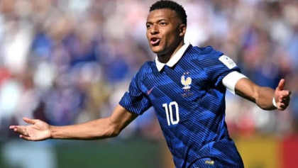 Kylian Mbappé lifts his second Golden Boot trophy