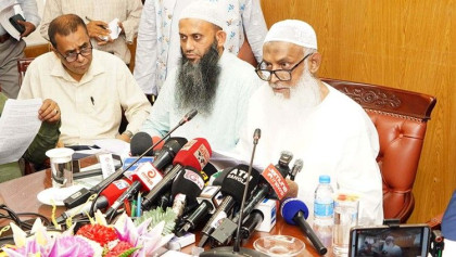 Bangladesh cuts Hajj airfares