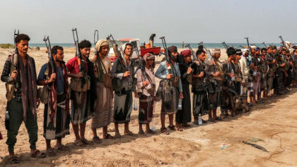 Saudi airstrikes trigger Houthi retaliation warning
