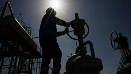 Falling oil prices offer relief after Hormuz diplomatic breakthrough