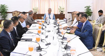 নির্বাচনে স্বচ্ছতা নিশ্চিতে দ্রুত বডি-অন-ক্যামেরা ক্রয়ের নির্দেশ প্রধান উপদেষ্টার