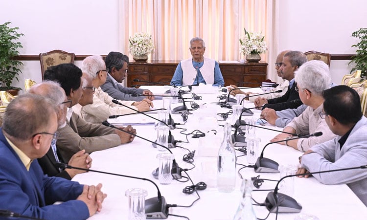 নির্বাচন প্রস্তুতি নিয়ে প্রধান উপদেষ্টার সভাপতিত্বে উচ্চপর্যায়ের বৈঠক 